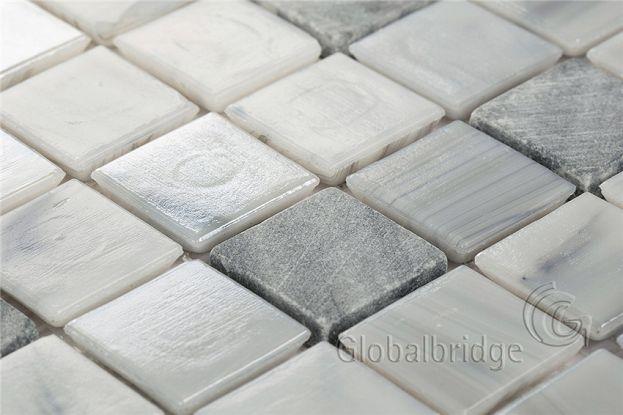 mosaico de vidrio y piedra